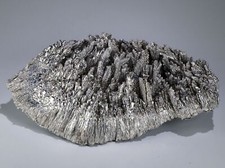 Cristal massif de Magnésium pur. Concrétion magistrale ciselée IONISANTE de 308g