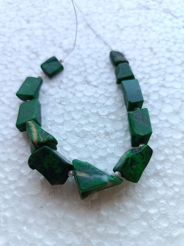 maw sit sit green jade rough Beads 15-8 mm 5 inches strand for jewelry making - Picture 4 of 5