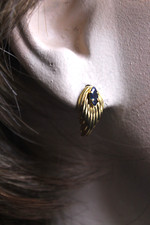 14K YELLOW GOLD DARK BLUE TOPAZ RIBBED STUD EARRINGS 3/8 X 5/8", .9 GRAMS