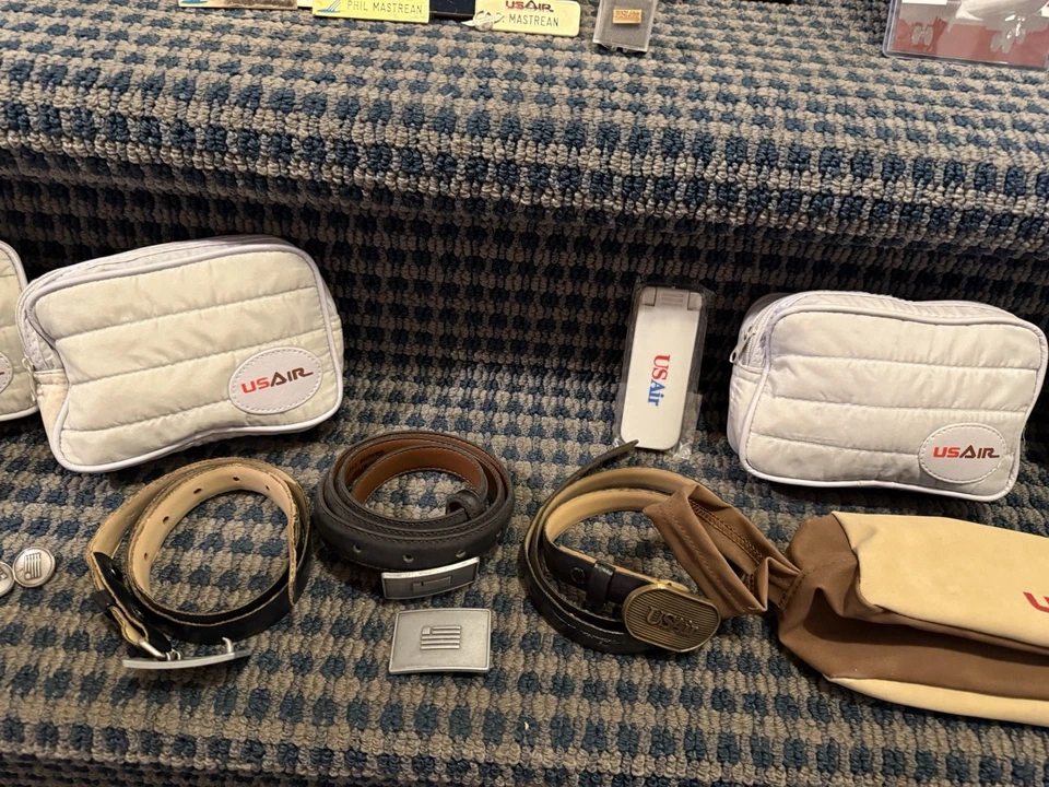 Artículos diversos USAir, Piamonte, Allegheny Airlines con etiquetas de nombre, cinturones, tazas Foto 4 de 4