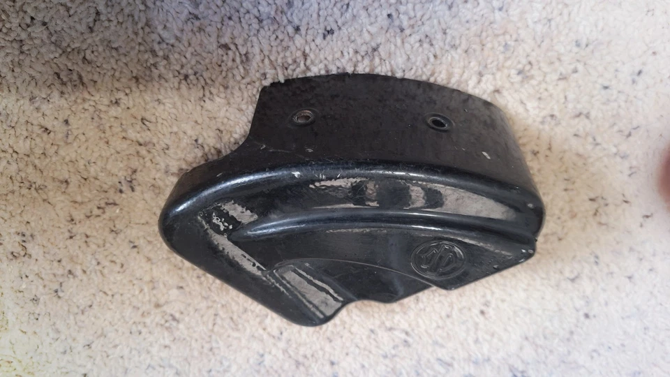 Cubierta pinza freno trasero Harley-Davidson negra, original H.D. Foto 2 de 2