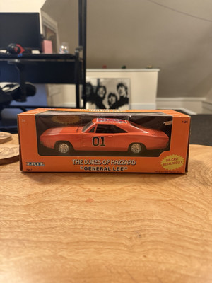 NEW ERTL diecast car 1:25 scale Dukes Of Hazzard General Lee 1969 Dodge Charger
