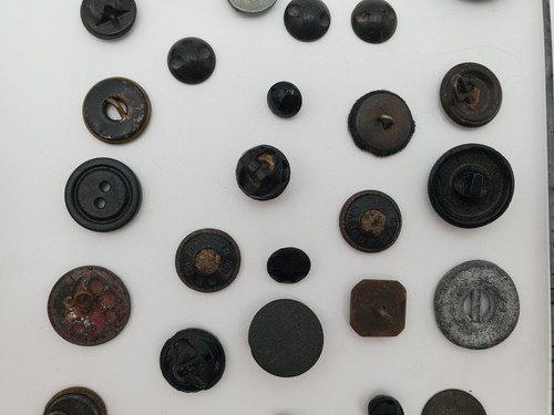 Vintage Antique Buttons - Mixed Lot Materials, Sizes, Colors, Eras - Picture 6 of 8