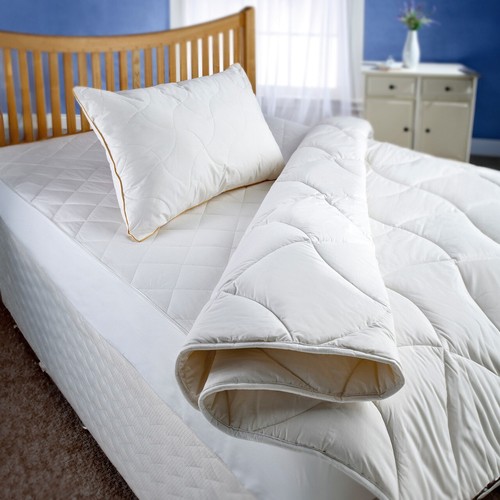 Luxury Quilted Wool Pillow with 100% Cotton Cover 600g Hollowfibre Fill - Picture 2 of 2