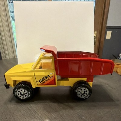 Vintage 1983 Chevy TONKA Construction - DUMP TRUCK - Steel - Yellow & Red