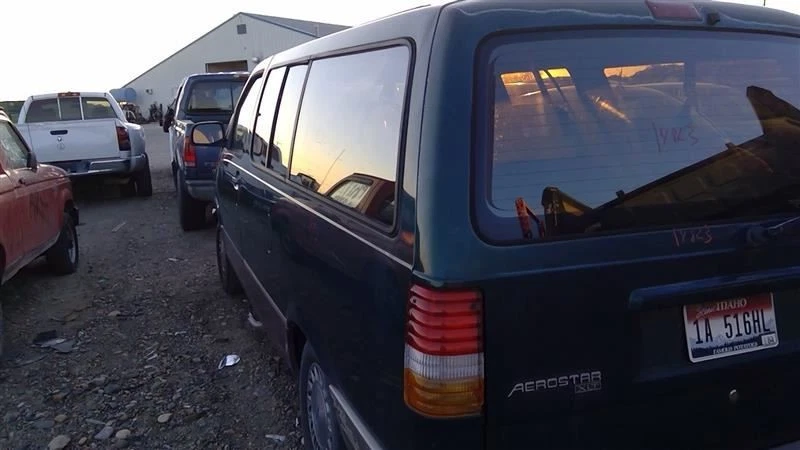 Purificador de aire 6-245 4,0 L compatible con 90-95 AEROSTAR 1596141 Foto 3 de 4