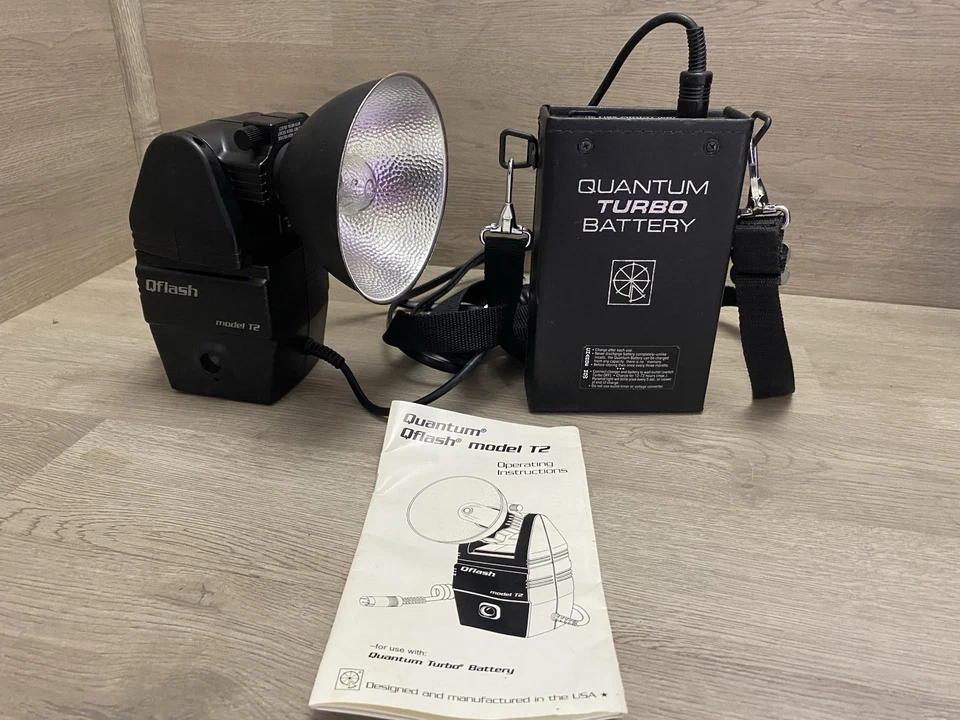 QUANTUM INSTRUMENTS QFLASH T2 HANDLE MOUNT FLASH WTH TURBO BATTERY & MANUAL - Image 2 of 4