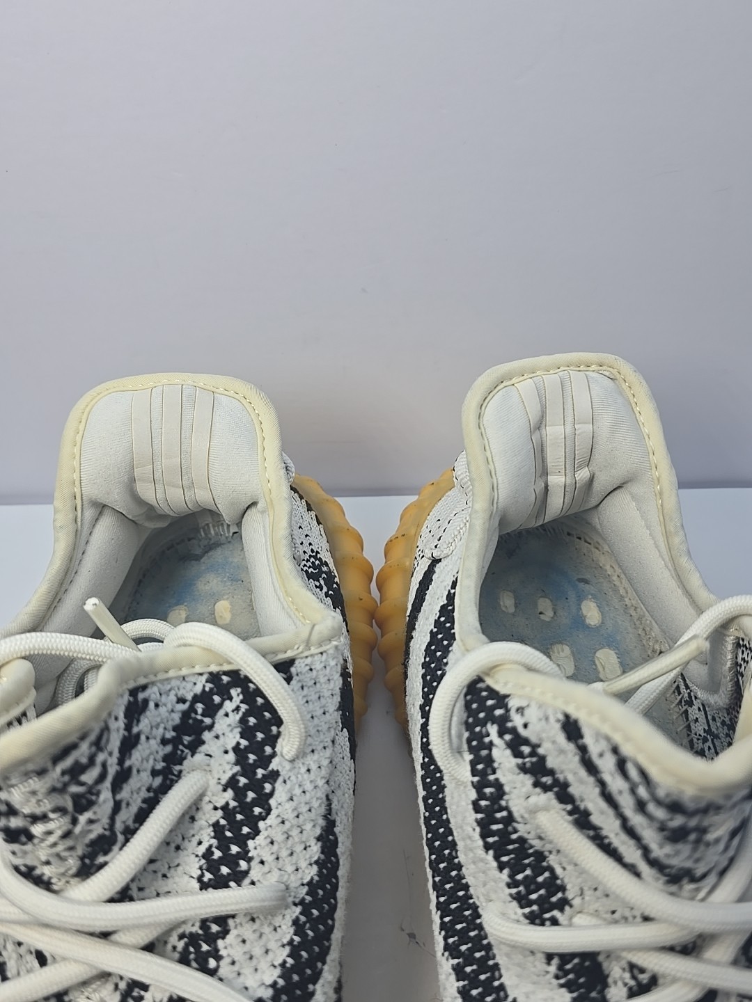 Yeezy Boost 350 V2 Mens 12 Shoes White Black Red Zebra Adidas Art CP9654  thumbnail 16