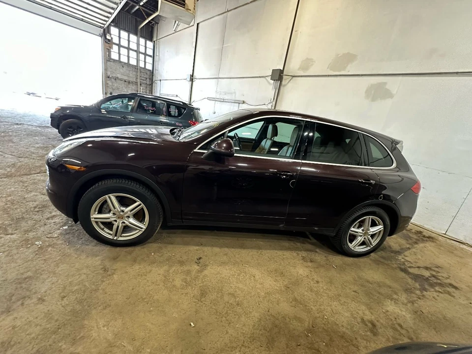 Used Rack and Pinion Assembly fits: 2014 Porsche CAYENNE Power Rack and Pinion B Foto 4 de 4