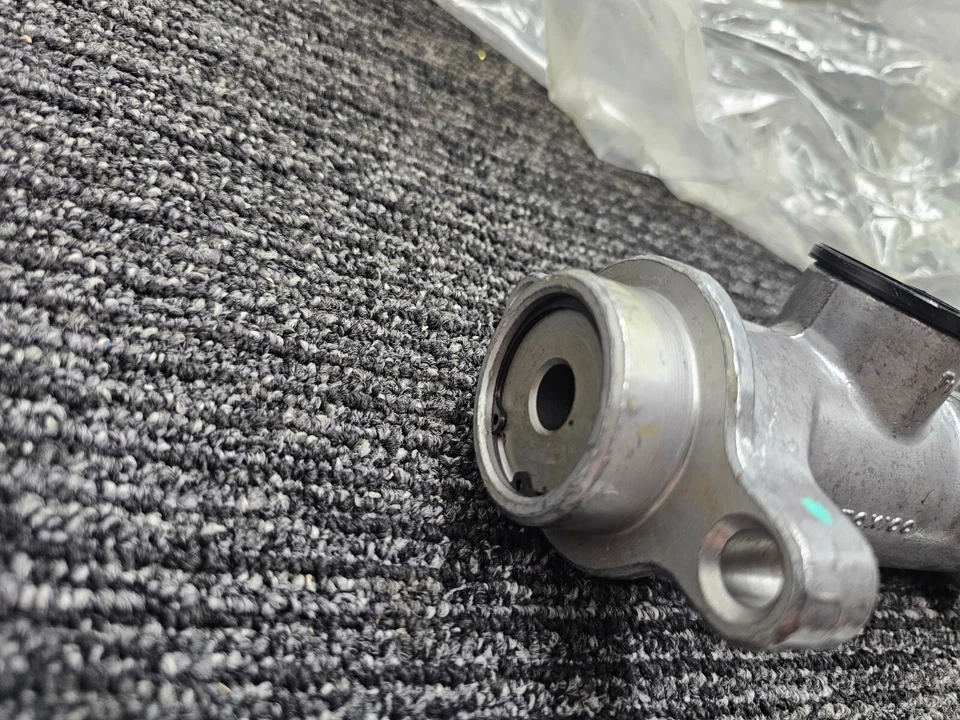 Cilindro maestro de freno para Ford F250 F-350 99-04 10-2885 Foto 4 de 4