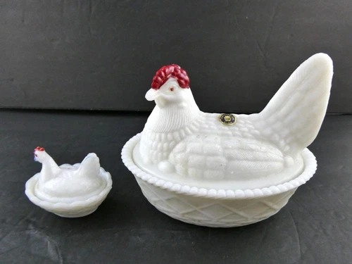 Vintage Westmoreland Pair of Milk Glass Hens on Nest Larger and Smaller VGOOD