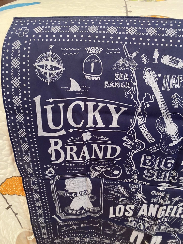 Bandana Lucky Brand California 21 1/4” X 21 1/4” Foto 2 de 4
