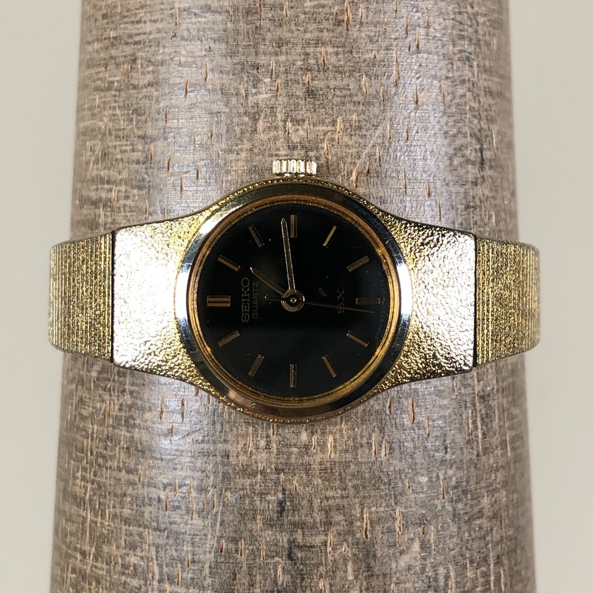 Vintage Seiko SX Women 8Y21-0020 Dress Black Dial Gold Tone