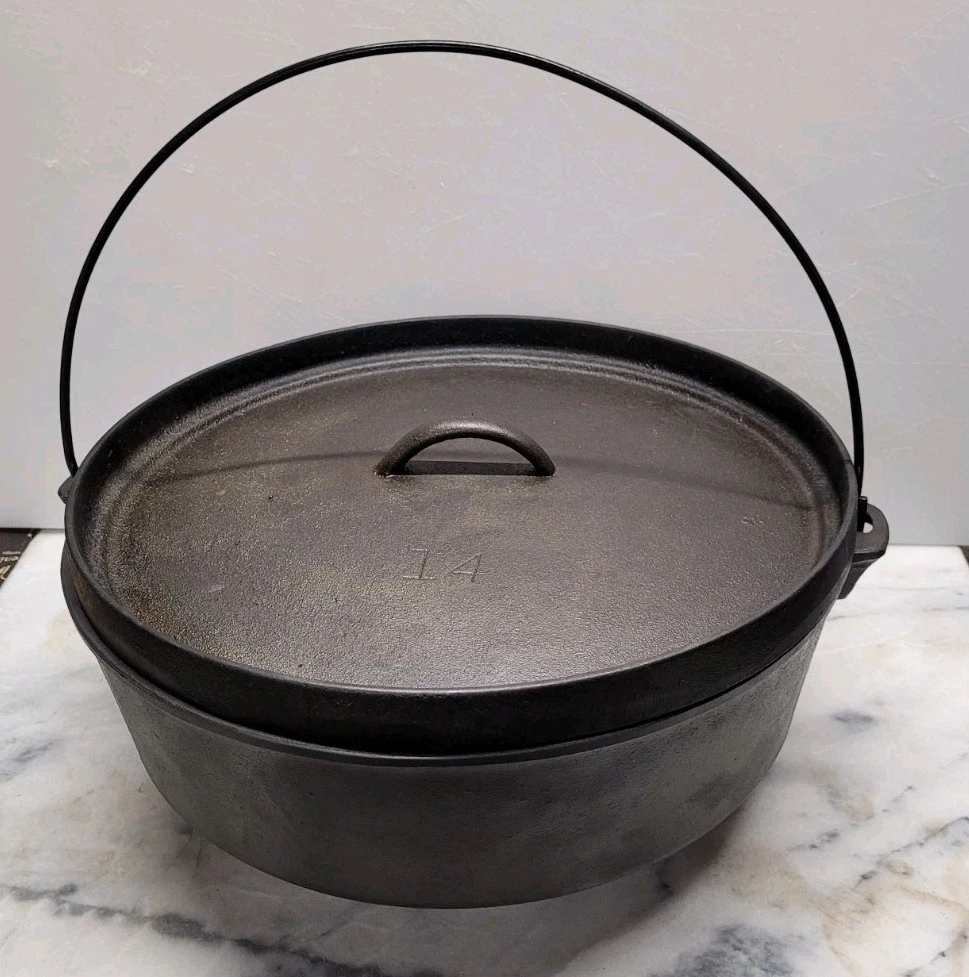 Beautiful Vintage Lodge Cast Iron Camp Dutch Oven & Lid #14 CO. 1965-1992
Opens in a new window or t