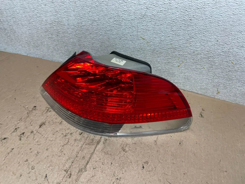 Luz trasera del pasajero derecho OEM Q5113 DW BMW Serie 7 750li 760li 2006 2007 2008 Foto 2 de 4