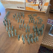 Tim Mee  Set Green Soldiers Set Of 70