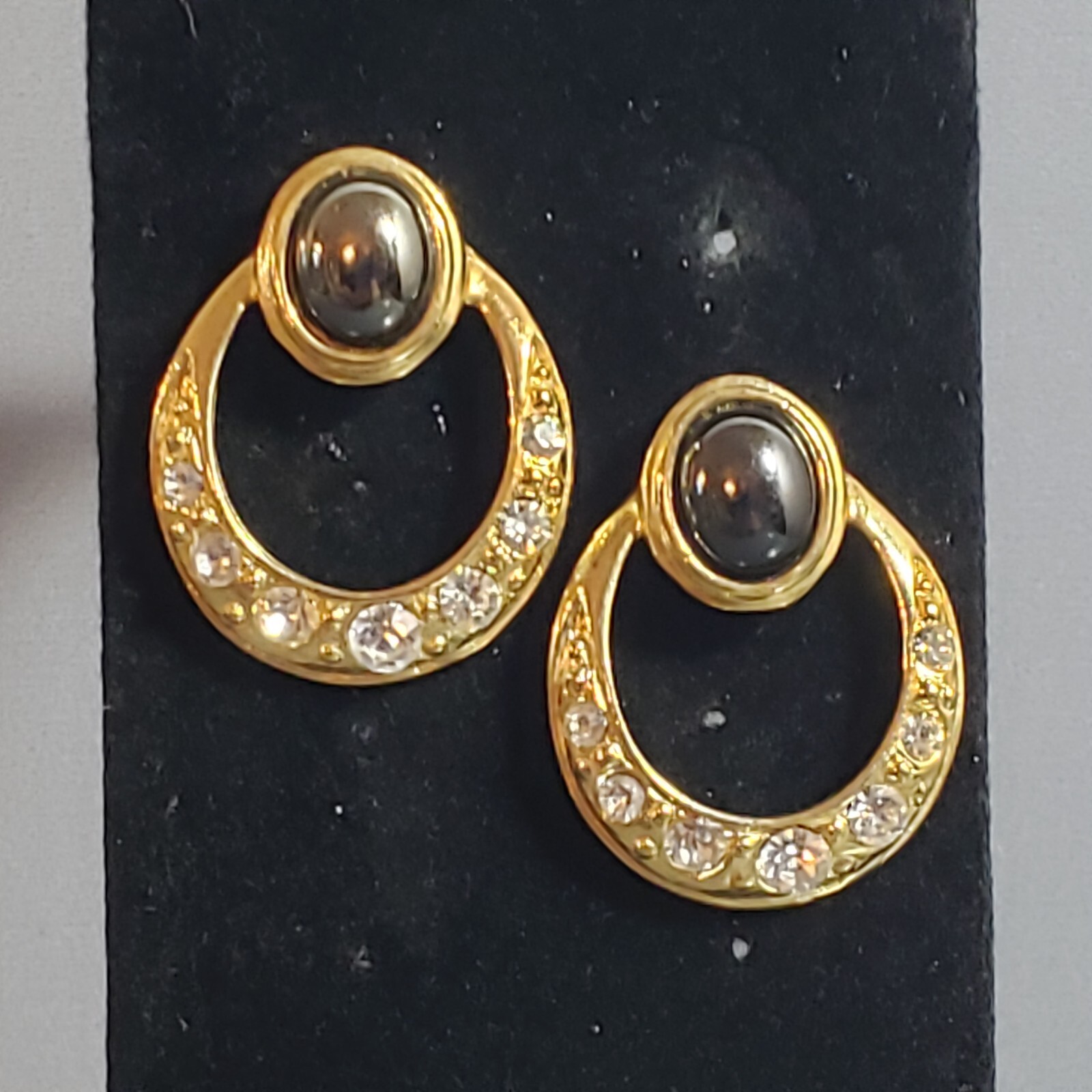 Gold-Tone Mid Century Boho Dangle Hoop Earrings 1