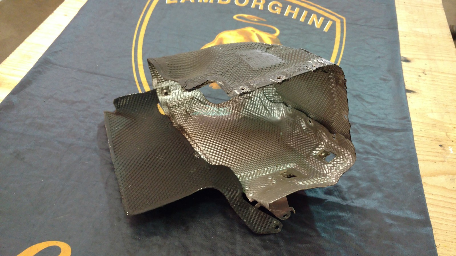 LAMBORGHINI HURACAN LP610 PASSENGER RH SIDE BUMPER HEAT SHIELD OEM 4T0825715B