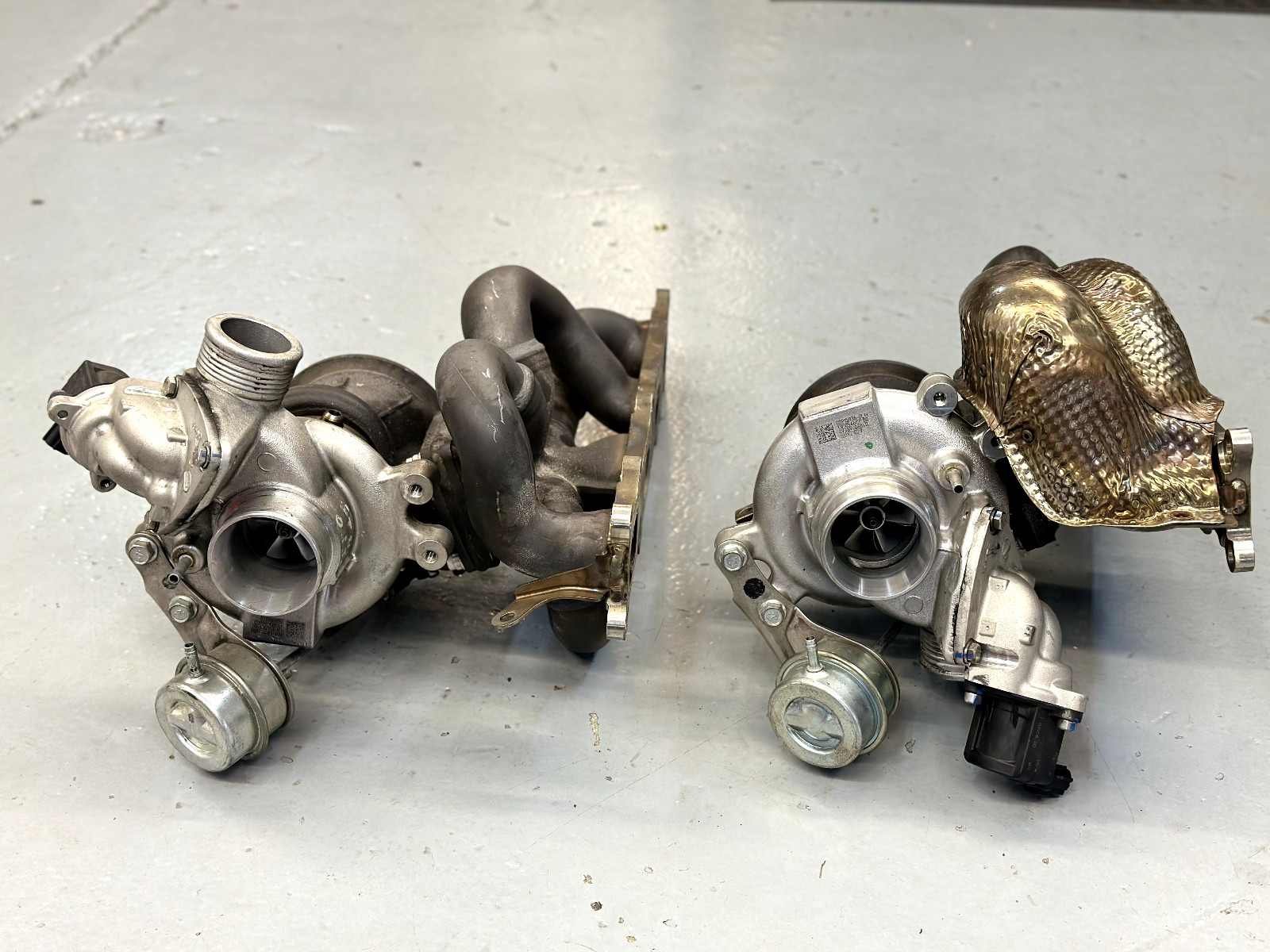 McLaren 570 GT4 turbochargers 13F0546CP 13F0545CP Left+Right OEM used