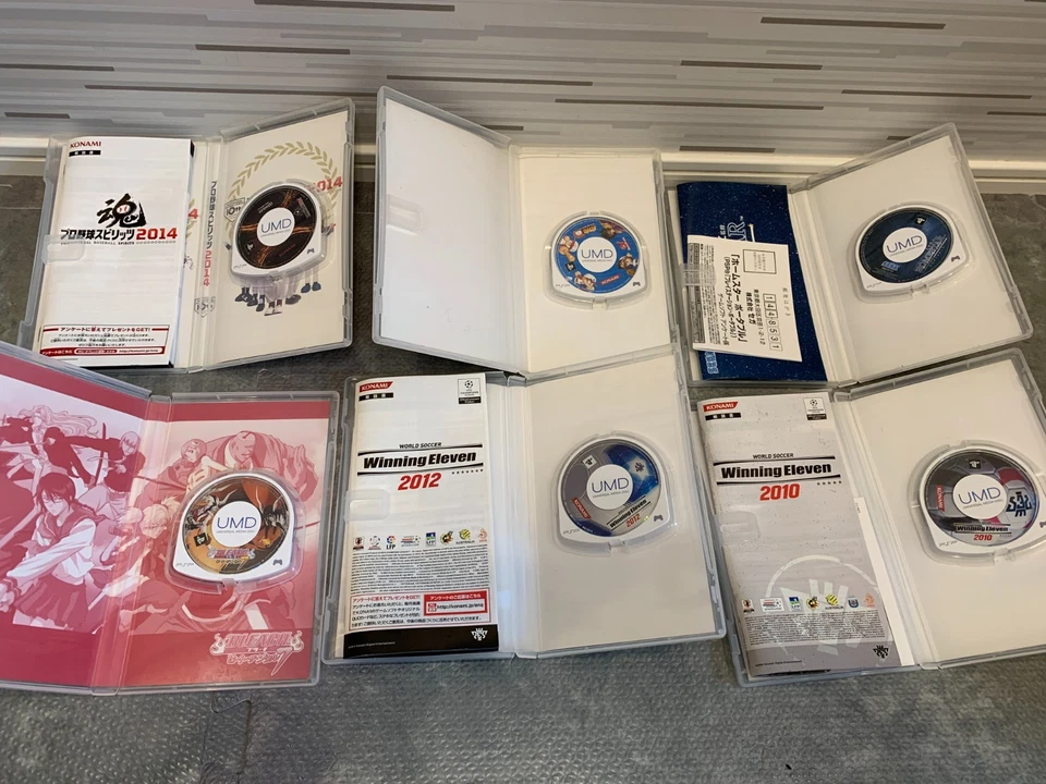 Sony PlayStation portable PSP 1000 Black  (PSP-1000) Console - Image 3 of 4