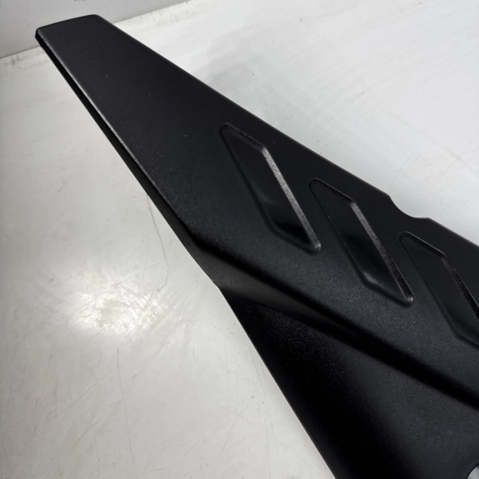 Cubierta lateral Aprilia Shiver SL750 3013 L/H Pt.no AP851660 Dis.8959922/896122 #Y1 Foto 2 de 4