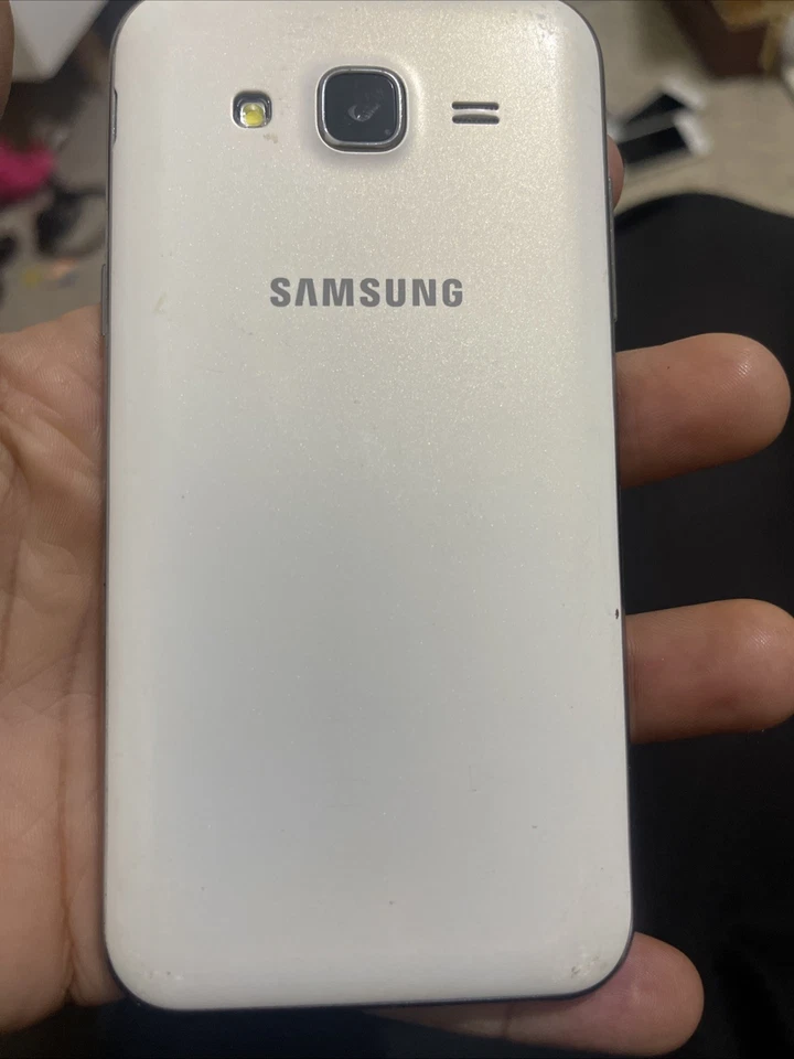 Samsung Galaxy J3 (2016) SM-J320FN 8GB Gold (Unlocked) Smartphone Good Condition - Image 2 of 3