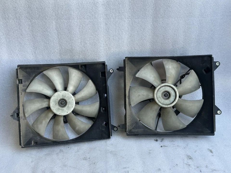 Toyota Avalon 2004 par de ventiladores de refrigeración Foto 2 de 4