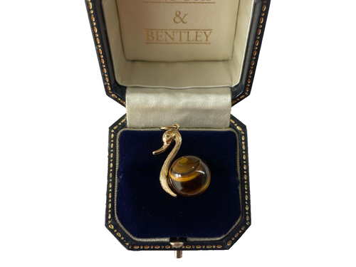 1973 Swan Pendant 9ct Gold Tigers Eye Swan Pendant Tigers Eye Vintage Pendant - 第 2/18 張圖片