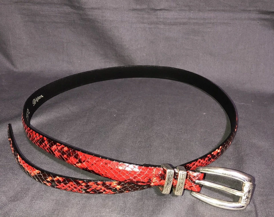 Cinturón para mujer Brighton rojo pitón estampado serpiente imitación cuero talla M/30 Foto 2 de 4