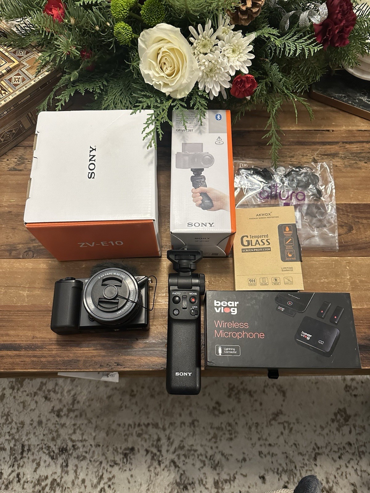 Sony ZV-E10 Camera Bundle 16-50mm Lens GP-VPT2BT Grip Mic Excellent Condition