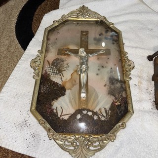 Art Deco 1920 Jesus Crucifix Brass framed Convex Bubble Glass Art Diorama Coll ?