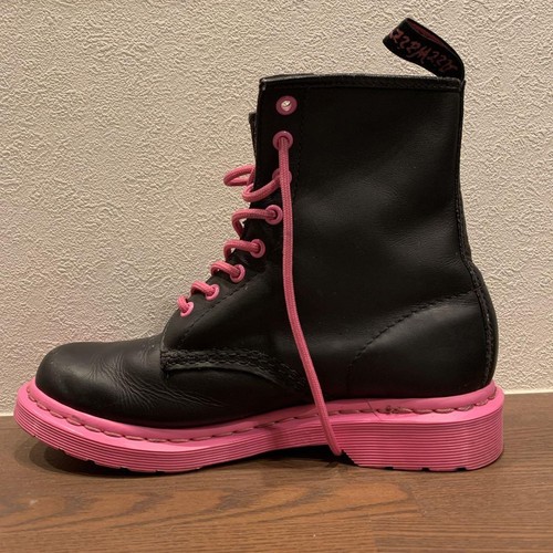 Dr. Martens Hello Kitty Friends 1460 8 hole Boots US9 JP25 Womens - Picture 3 of 7