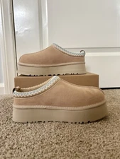Ugg Women’s platform Tazz