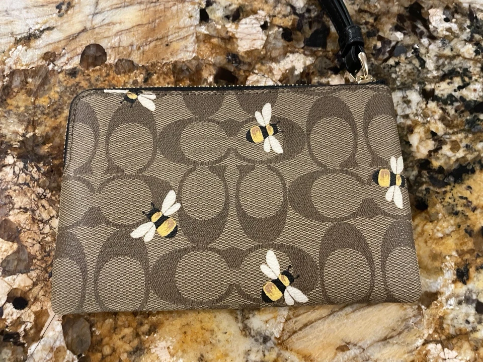 Coach Signature Bee Corner Zip Wallet Wristlet NWOT - Image 4 of 4