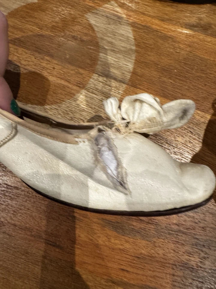 Zapatos antiguos eduardianos de seda de principios de 1900 rosetas tacones Louis boda nupcial Foto 2 de 4