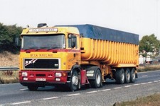 COL PHOTO: IAN WHELLANS (KELSO) ERF E14 ARTIC BULK TIPPER TRAILER - G823 OKS