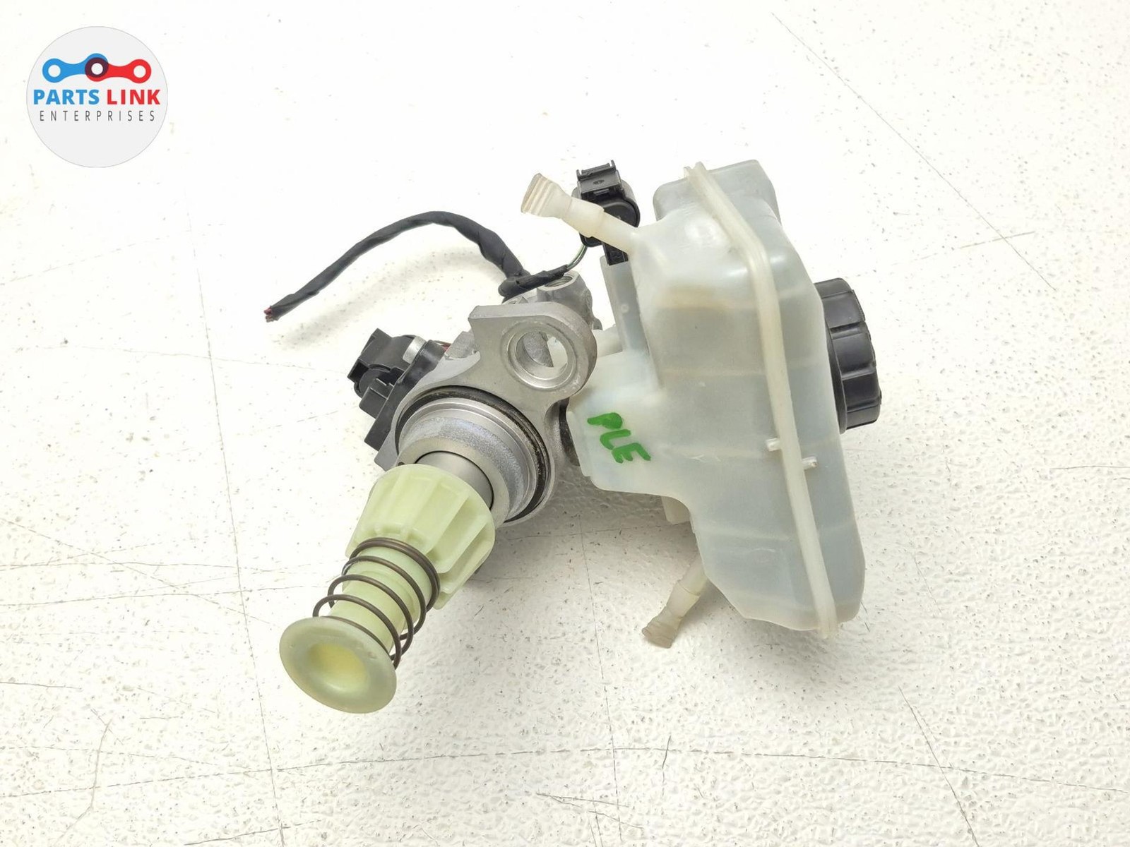 Bentley Bentayga 2016-2020 LEFT Brake master cylinder