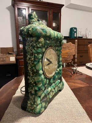 Vintage Lanshire temple vomit clock green resin stone electric