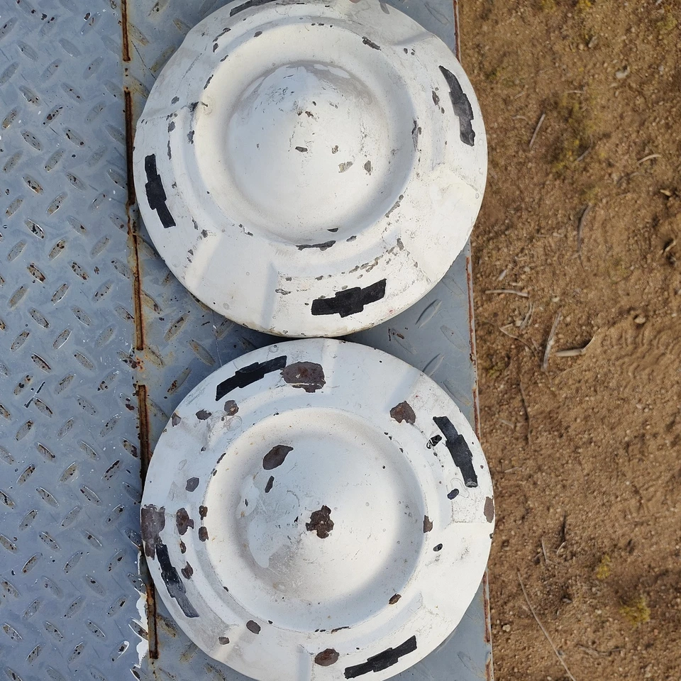 1958 59 Chevrolet Truck pickup 1/2 Ton Painted Hubcaps  - Image 4 of 4