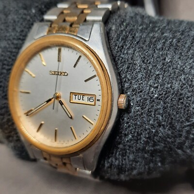 Vtg Seiko Watch Mens Steel/Gold Tone Day, Bilingual Date Vtg Seiko Watch Mens Steel/Gold Tone Day, Bilingual Date