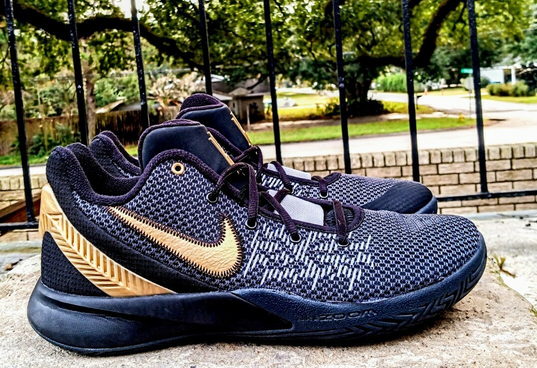 sepatu kyrie flytrap