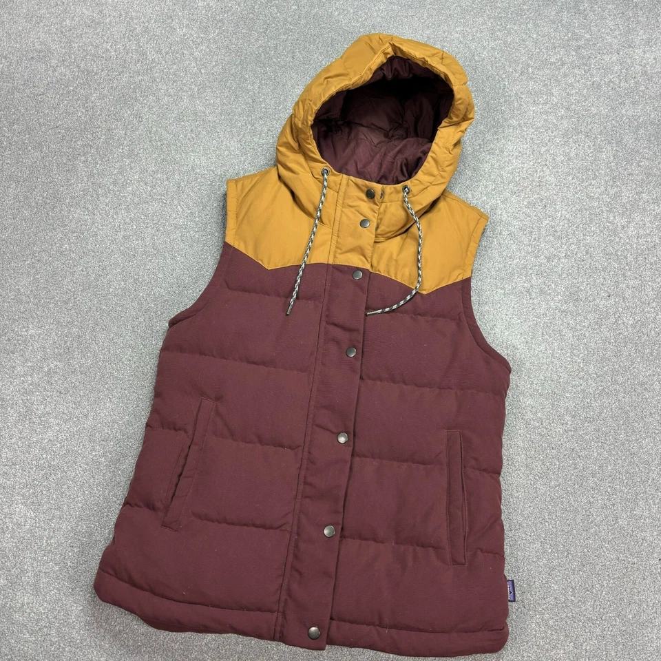 Chaqueta Patagonia Para Mujer Pequeña Roja Bivy Chaleco con Capucha Aislado Aislado Dama Foto 2 de 4