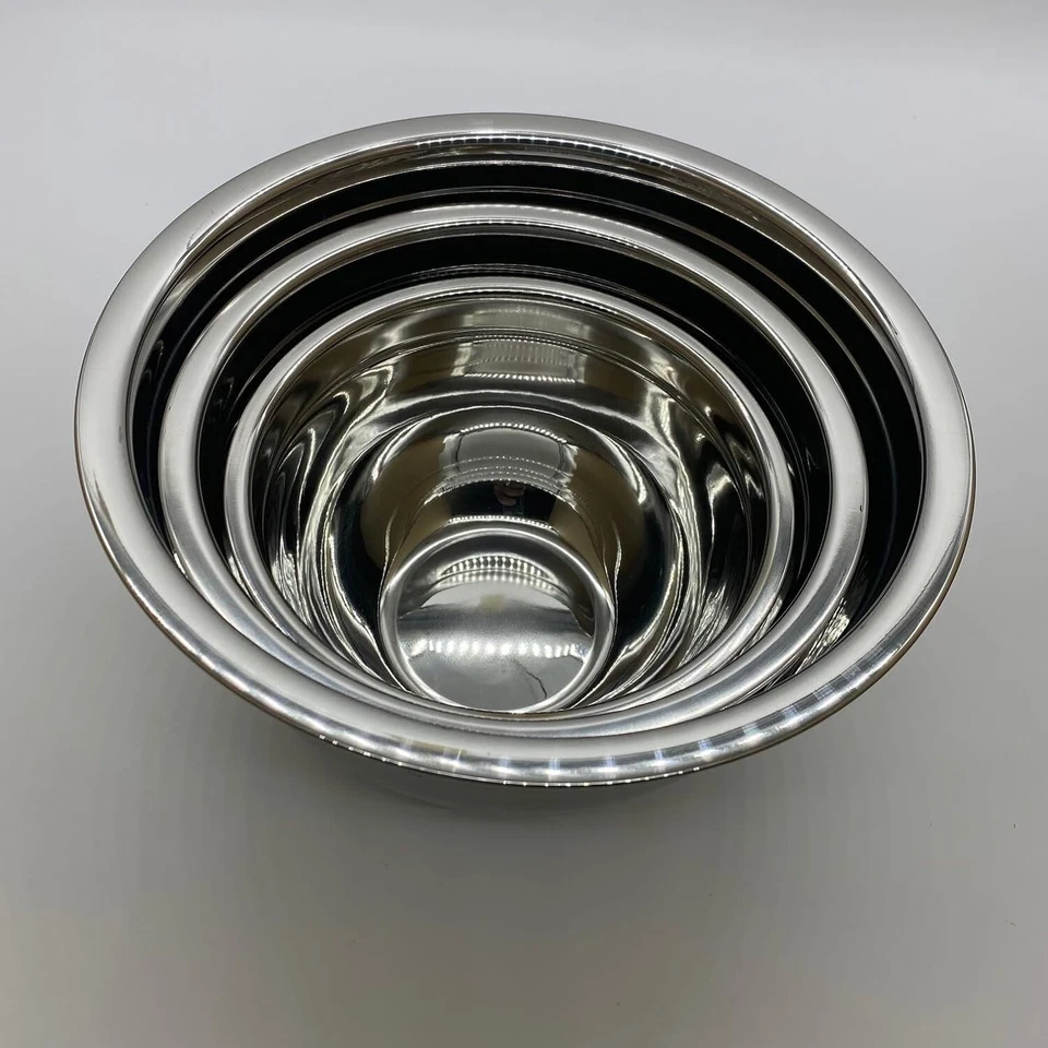 Set of 3 Professional Stainless Steel German Mixing Bowls. - Image 4 of 4