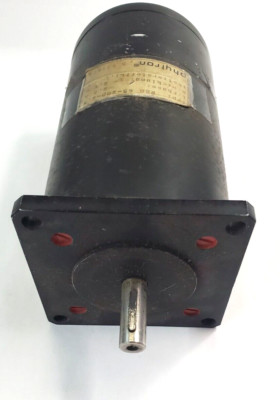 PHYTRON RSS 65-200-2.5 STEPPER MOTOR W/ SPINDLE 2.5A 5.5'' OAL 2.5 OAD
