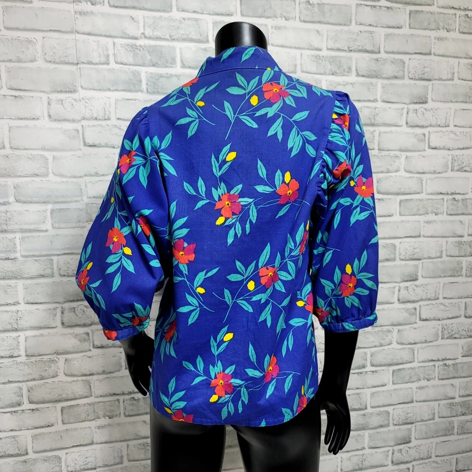 Vintage 80s Palm Club S/M Tropical Floral Button Front Blouse Semi Sheer Cotton - Image 4 of 4
