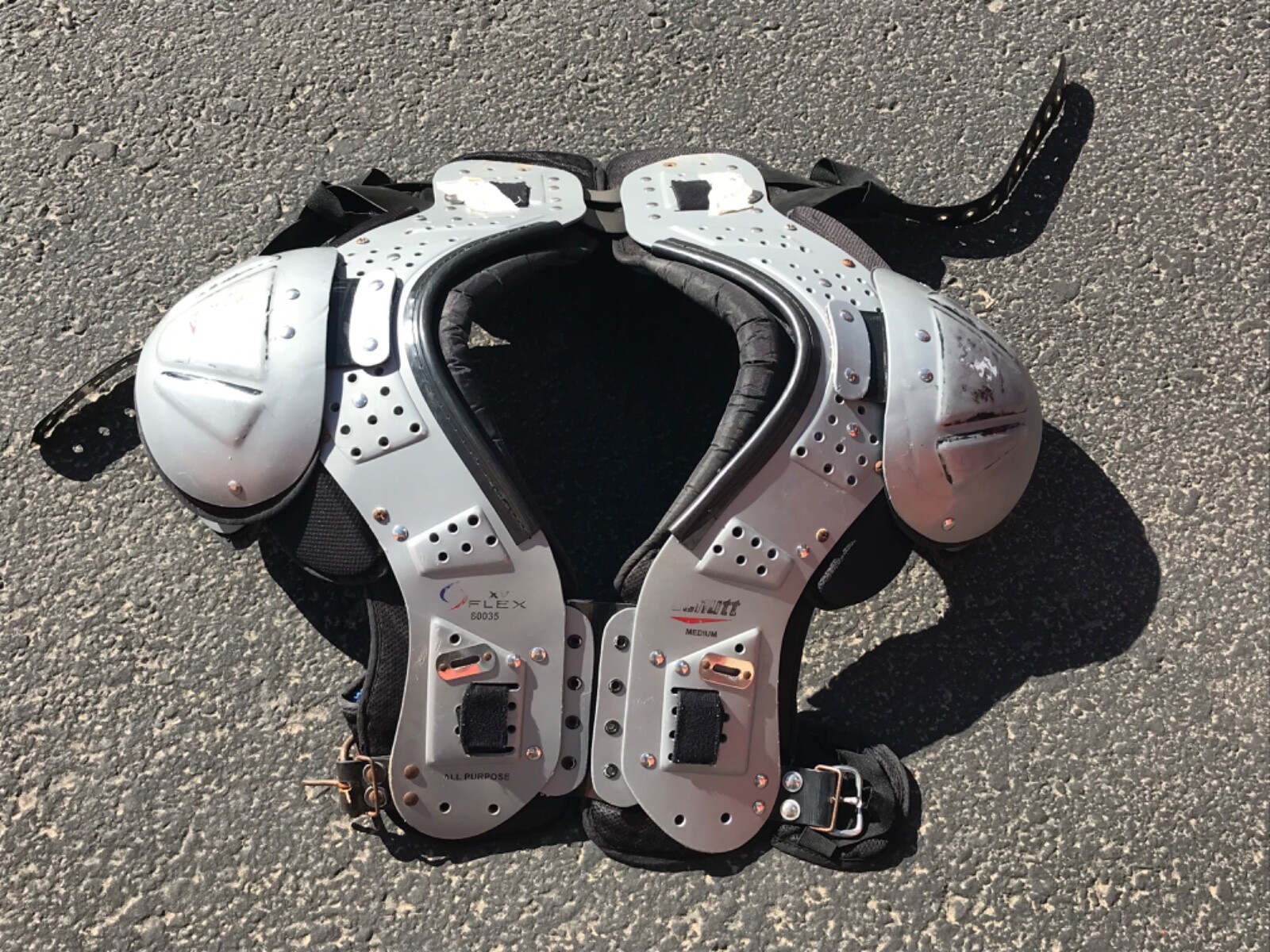 Schutt XV Flex Medium All Purpose  17-18” Football Shoulder Pads College #B21