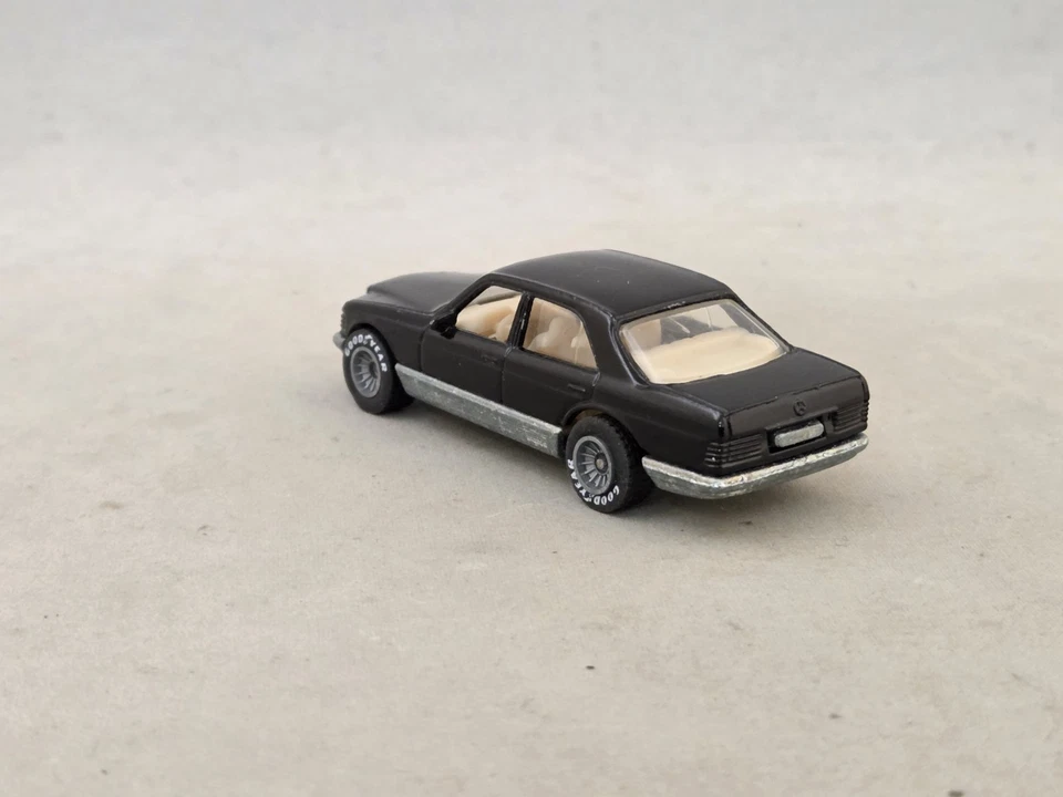 Hot Wheels Real Riders Mercedes 380 SEL W126 circa 1:58 cerchi grigi Francia - Immagine 4 di 4