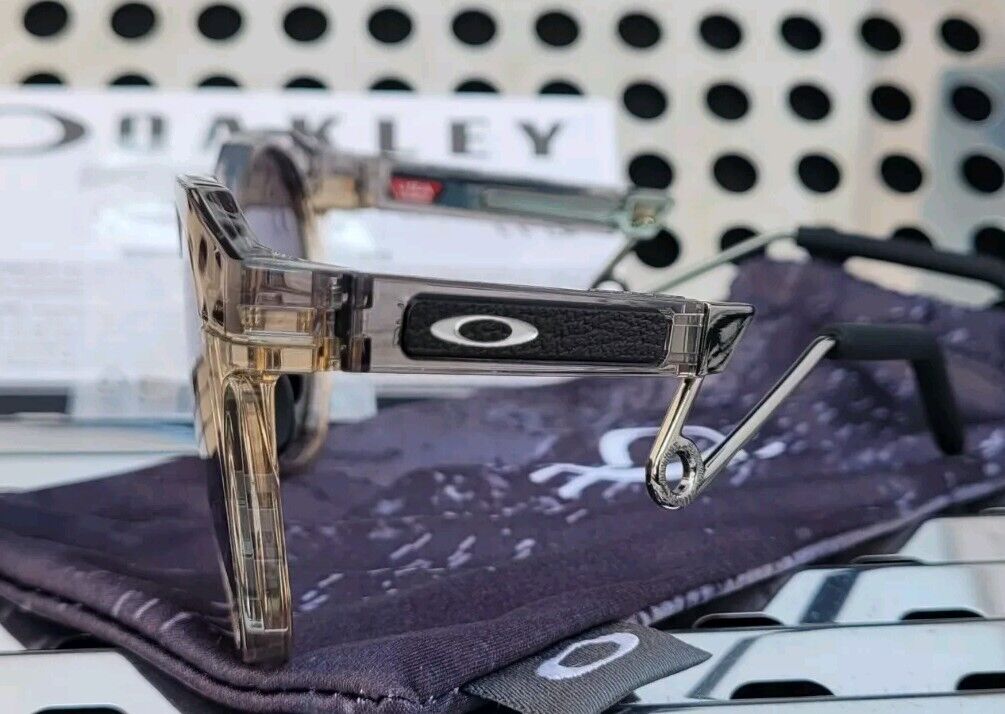 New Oakley HSTN Metal 9279-0552 D. Lillard Sunglasses Grey New Oakley HSTN Metal 9279-0552 D. Lillard Sunglasses Grey