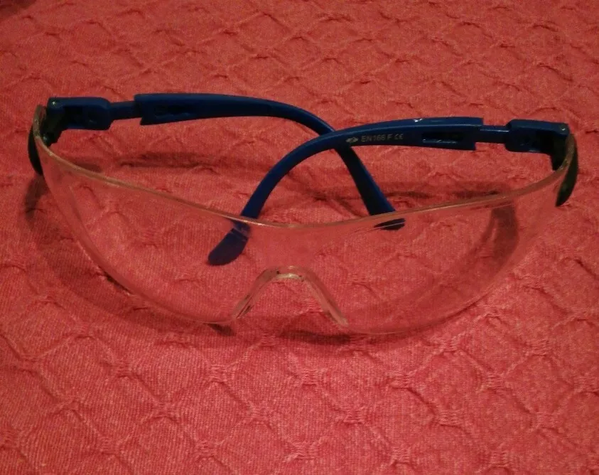 LUNETTES DE PROTECTION A BRANCHES