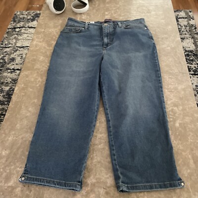 GLORIA VANDERBILT Women's Medium Wash Capri Pants 12 Amanda Classic Rise NWT